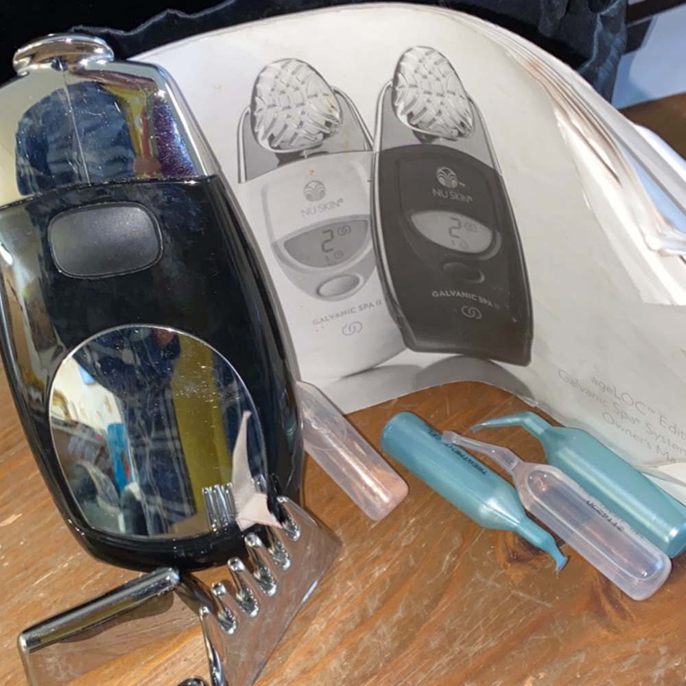 Galvanic machine with alternate attachment.